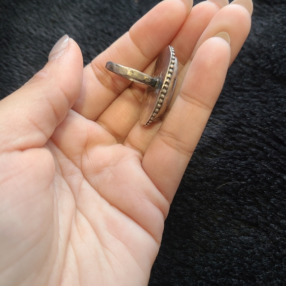 Handmade Moonstone and silver ring - Picture 5 of 6